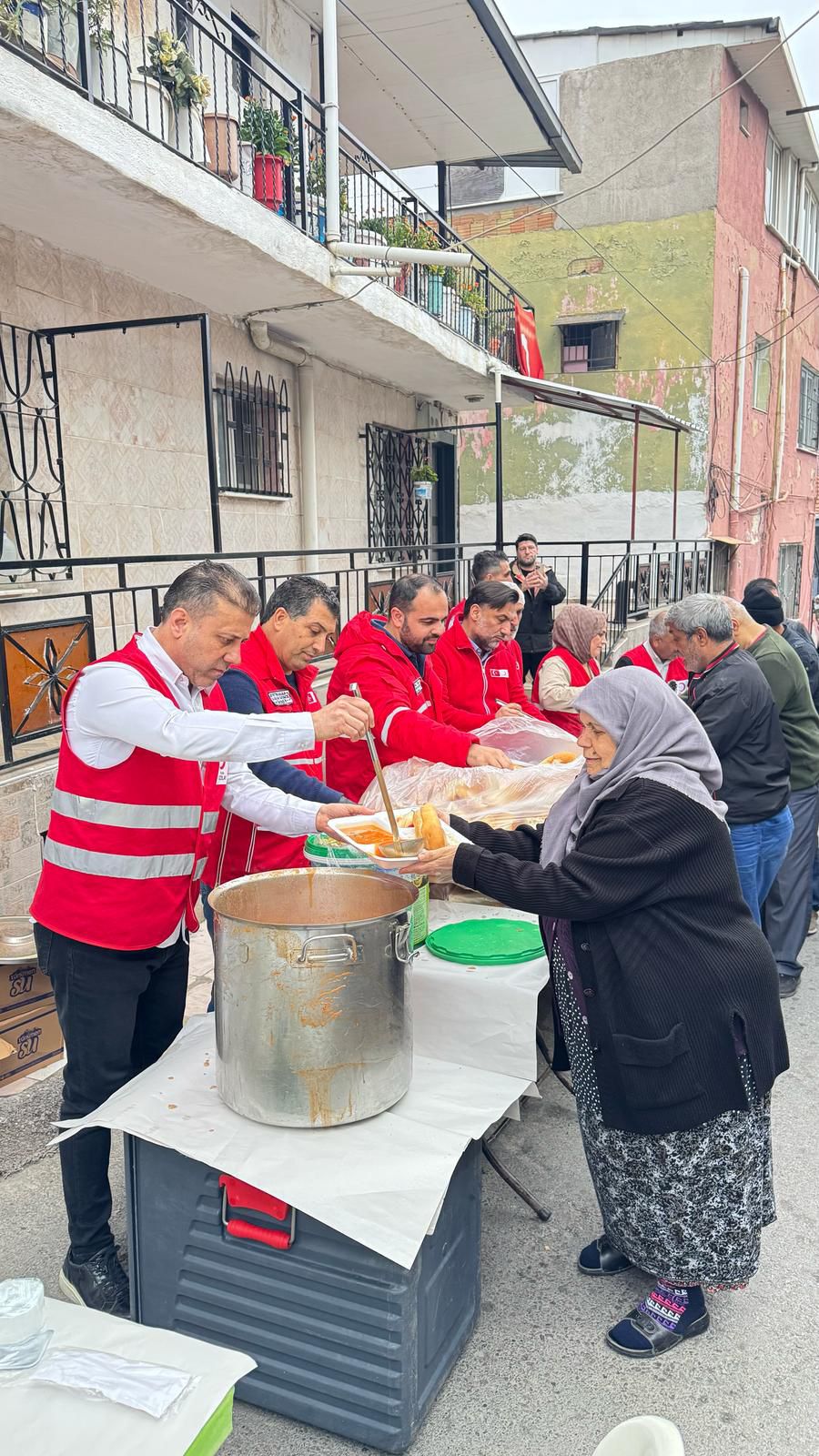Kızılay Konak Şubesi Ramazan Ayında Binlerce Kişiye Ulaştı