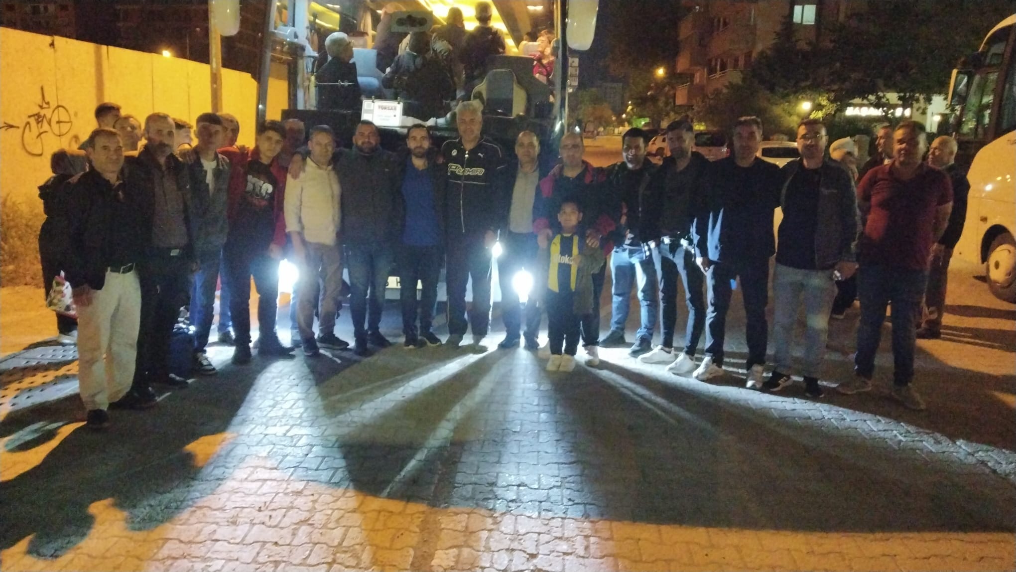 İzmir’deki Kütahyalılar Çanakkale’ye çıkarma yaptı