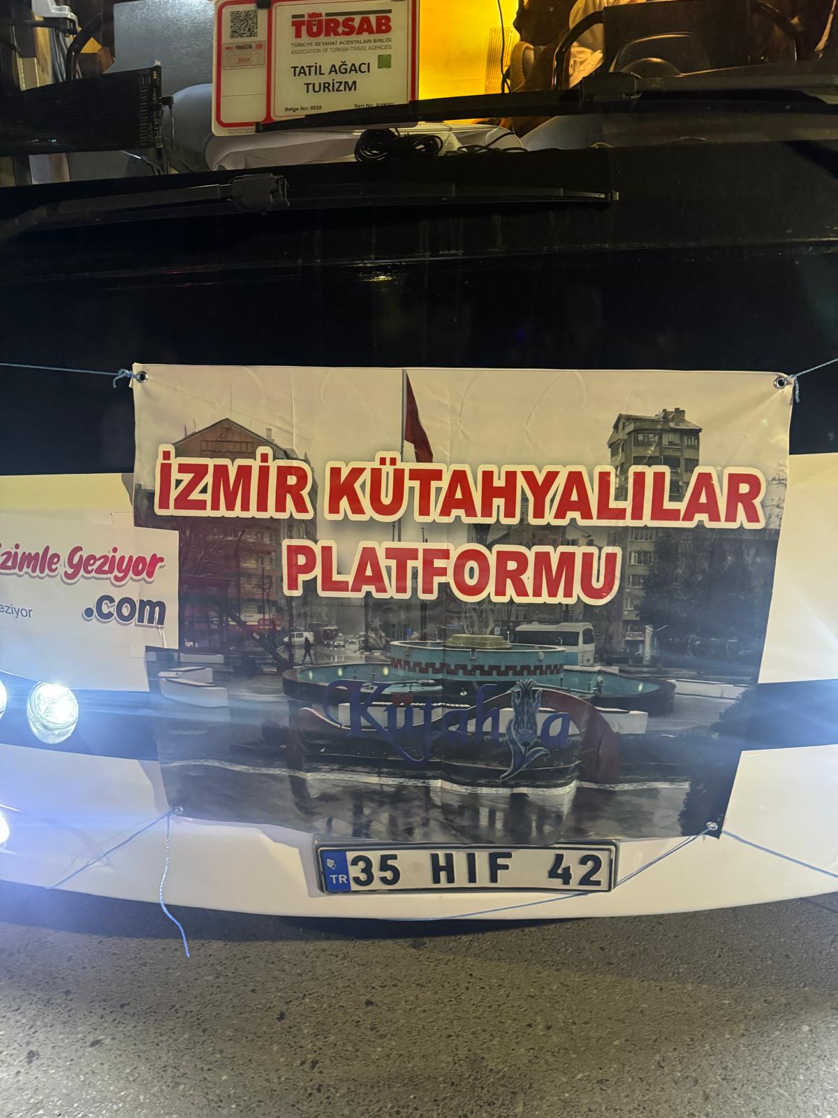 İzmir’deki Kütahyalılar Çanakkale’ye çıkarma yaptı