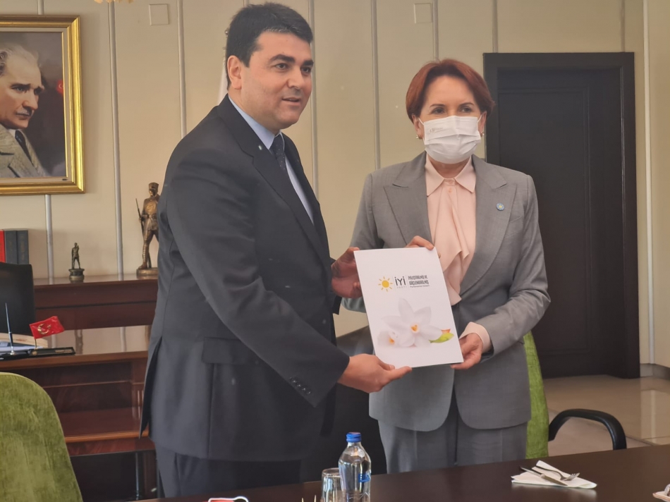 Demokrat Parti Genel Başkanı Gültekin Uysal, İyi Parti Genel Başkanı Meral Akşener’i makamında ağırladı 4