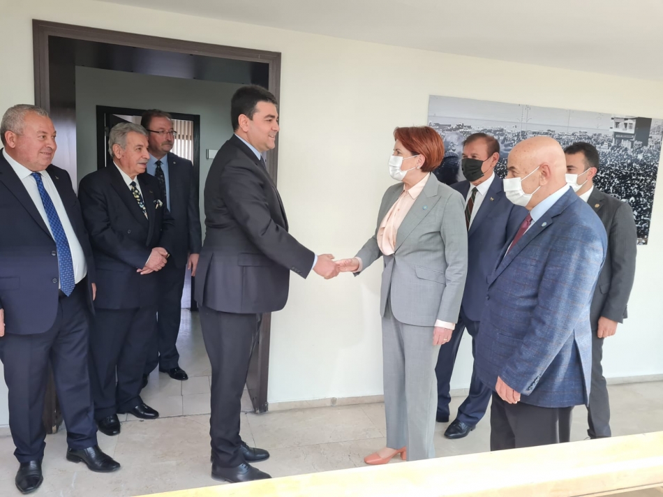 Demokrat Parti Genel Başkanı Gültekin Uysal, İyi Parti Genel Başkanı Meral Akşener’i makamında ağırladı 8