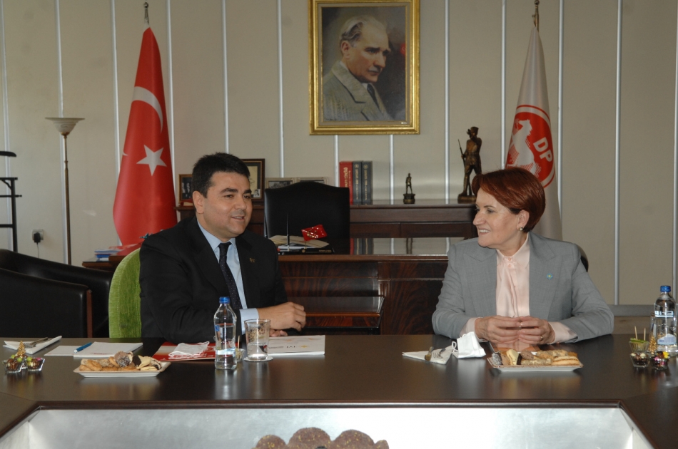 Demokrat Parti Genel Başkanı Gültekin Uysal, İyi Parti Genel Başkanı Meral Akşener’i makamında ağırladı 6
