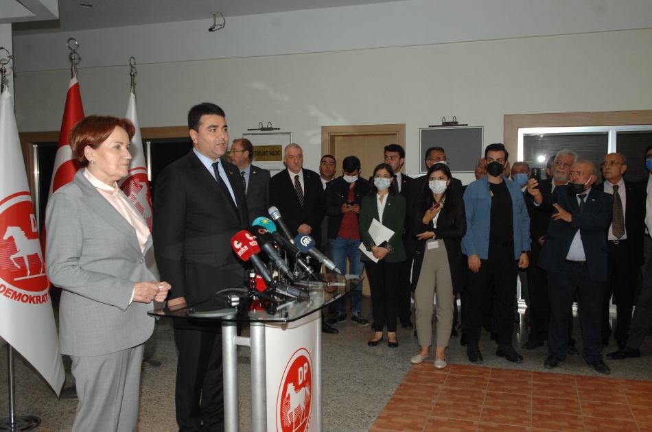 Demokrat Parti Genel Başkanı Gültekin Uysal, İyi Parti Genel Başkanı Meral Akşener’i makamında ağırladı 1