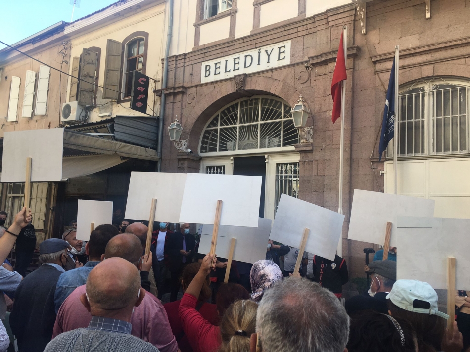 Uzundere Kentsel Dönüşüm Mağdurları Platformu İBB'ye seslendi: "Mağduriyetlerimizin giderilmezse dava açacağız" 7