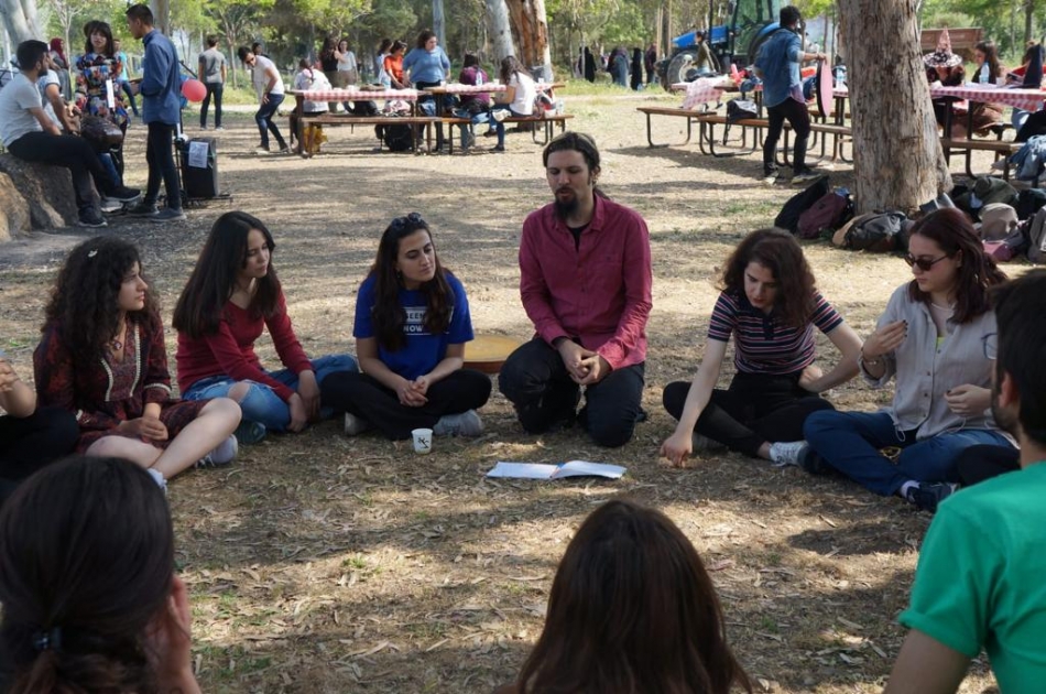 Serüven Kültür Derneği yeniden açılıyor: İzmir'in yerli grubu Praksis dernek için sahneye çıkıyor 6