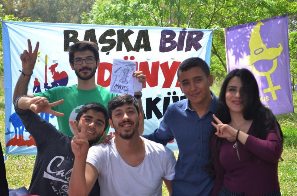 Serüven Kültür Derneği yeniden açılıyor: İzmir'in yerli grubu Praksis dernek için sahneye çıkıyor 4
