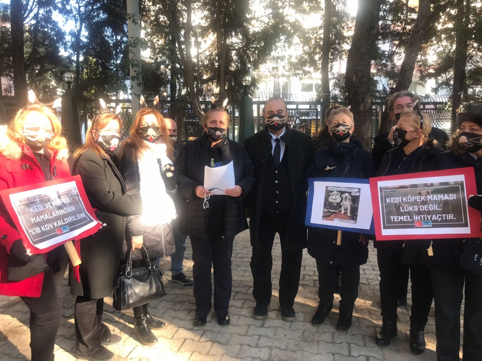 CHP Konak mama fiyatlarındaki yüzde 18 KDV'ye tepki gösterdi: "Patili dostlarımız aç kalmasın" 4