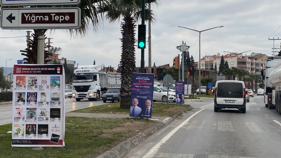 Başkan Koştu: "Yapılan kara propaganda. Afişler kondukları yerinde duruyor" 3