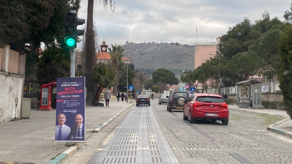 Başkan Koştu: "Yapılan kara propaganda. Afişler kondukları yerinde duruyor" 1