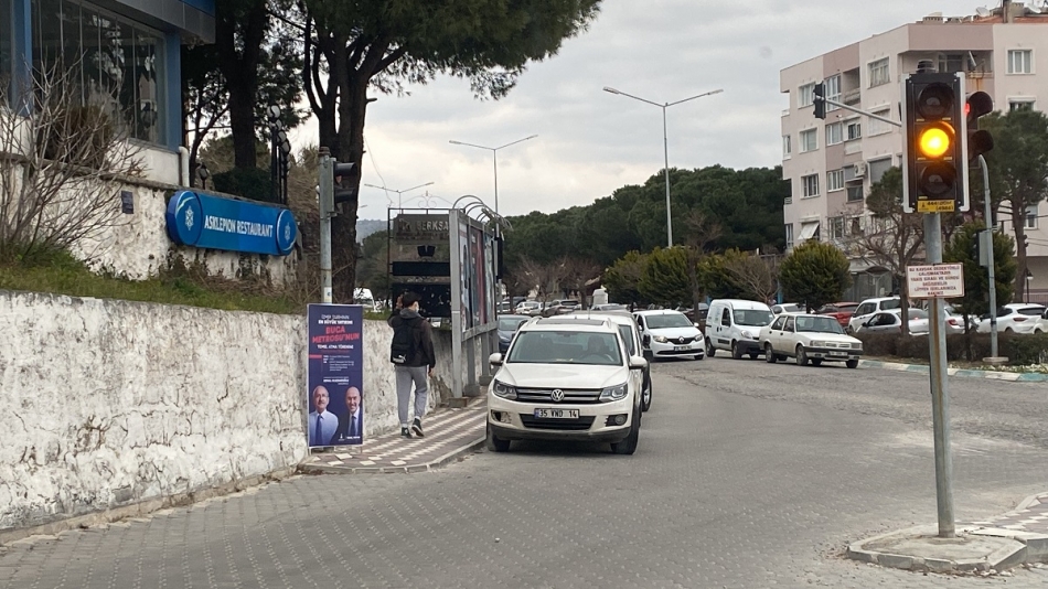 Başkan Koştu: "Yapılan kara propaganda. Afişler kondukları yerinde duruyor" 2