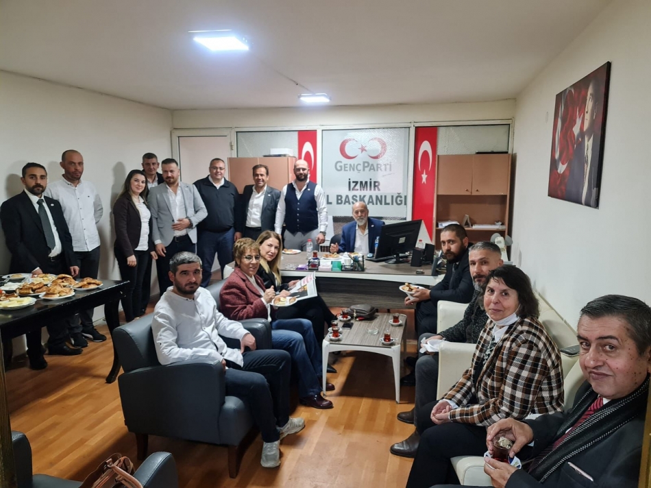 Genç Parti İzmir ilçe başkanları Cem Uzan ile online buluştu 3