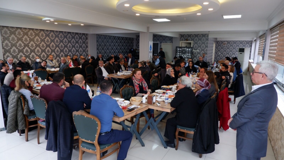 DEVA Karabağlar muhtarlarla buluştu 3