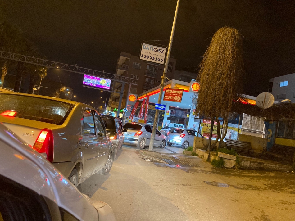 ‘Akaryakıta zam’ iddialarından sonra vatandaş soluğu istasyonlarda aldı 2