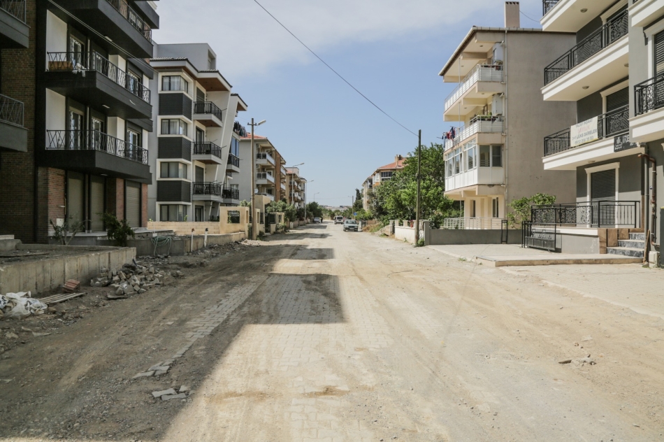 Seferihisar’da sezon açıldı yollar açılmadı  1