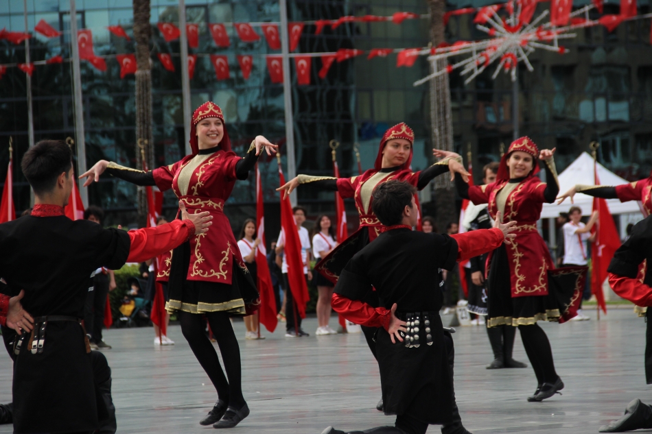 19 Mayıs İzmir'de coşkuyla kutlandı 8