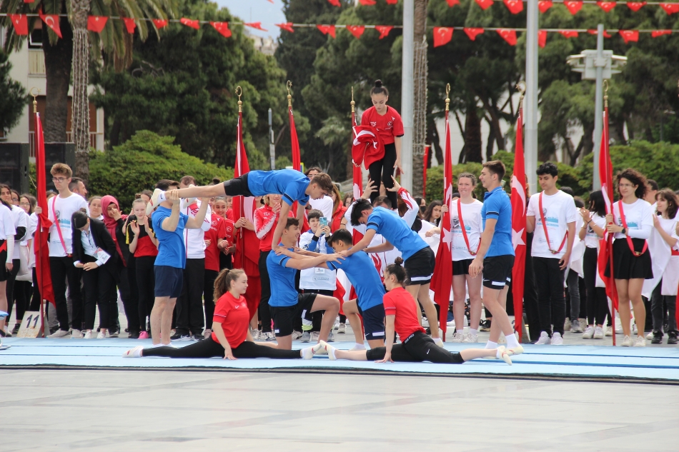19 Mayıs İzmir'de coşkuyla kutlandı 9