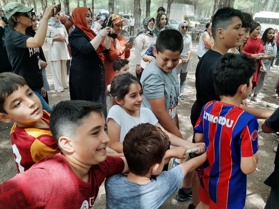 EBAD’tan coşkulu bahar şenliği 16