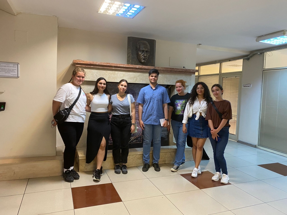 Çiğli'de gençler biyoçeşitliliği ve iklim krizini tartıştı 3