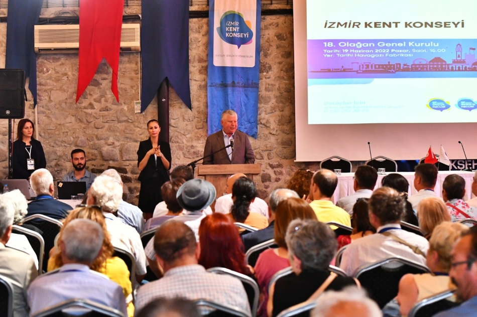 İzmir Kent Konseyi’nin 18. Genel Kurul'u yapıldı Konseyin yapısına cinsiyet eşitliği düzenlemesi 2