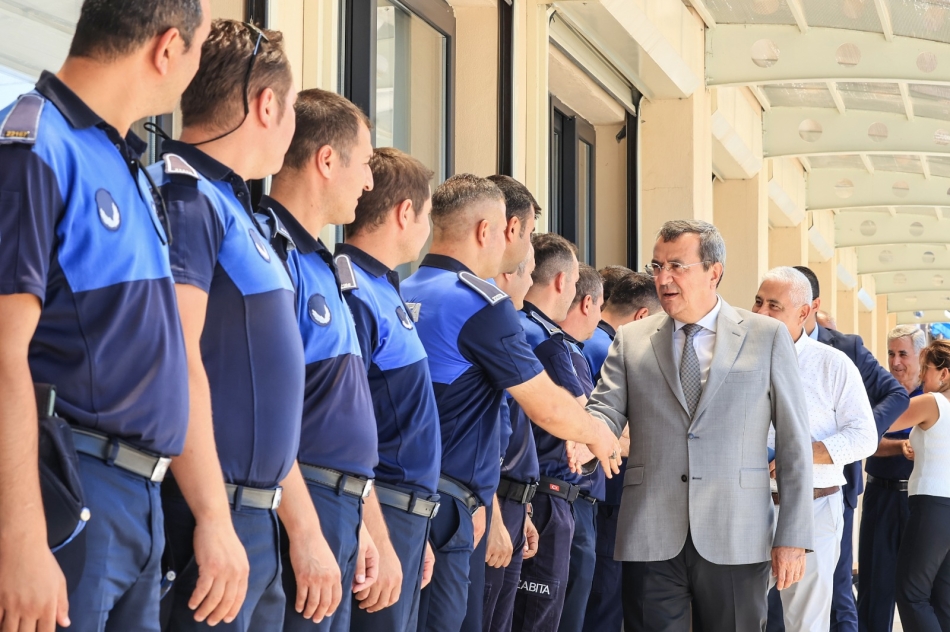 Başkan Batur’dan bayram mesajı:  “Bu zor günleri birlikte aşacağız” 1