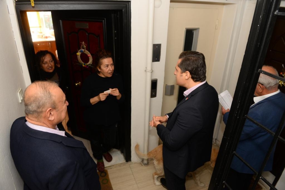  CHP İzmir Kapı Kapı Çalışıyor: Bir Günde 3313 Hane Ziyareti 8