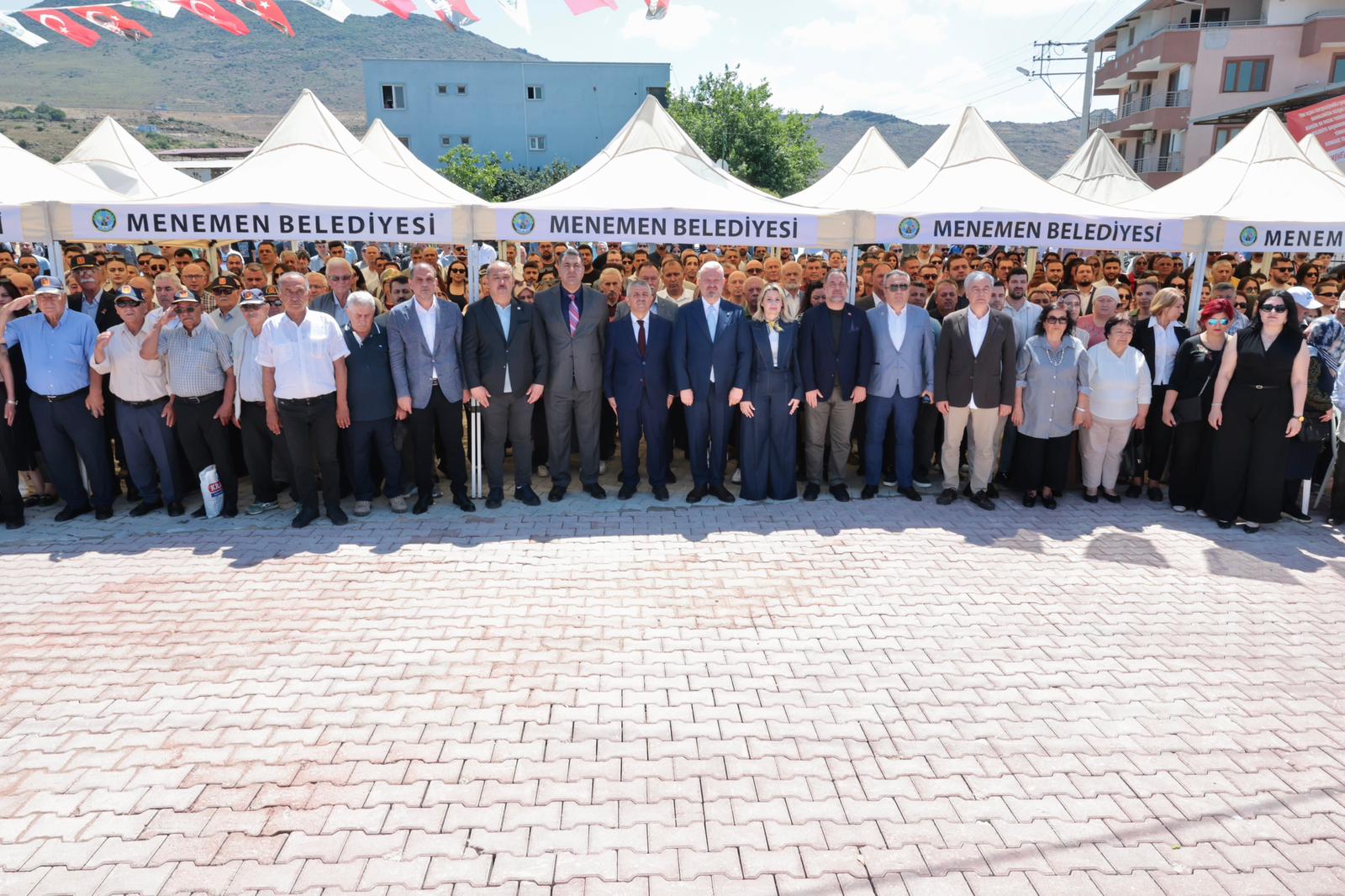 Menemen’de bir kapalı pazar yeri daha açıldı! 3