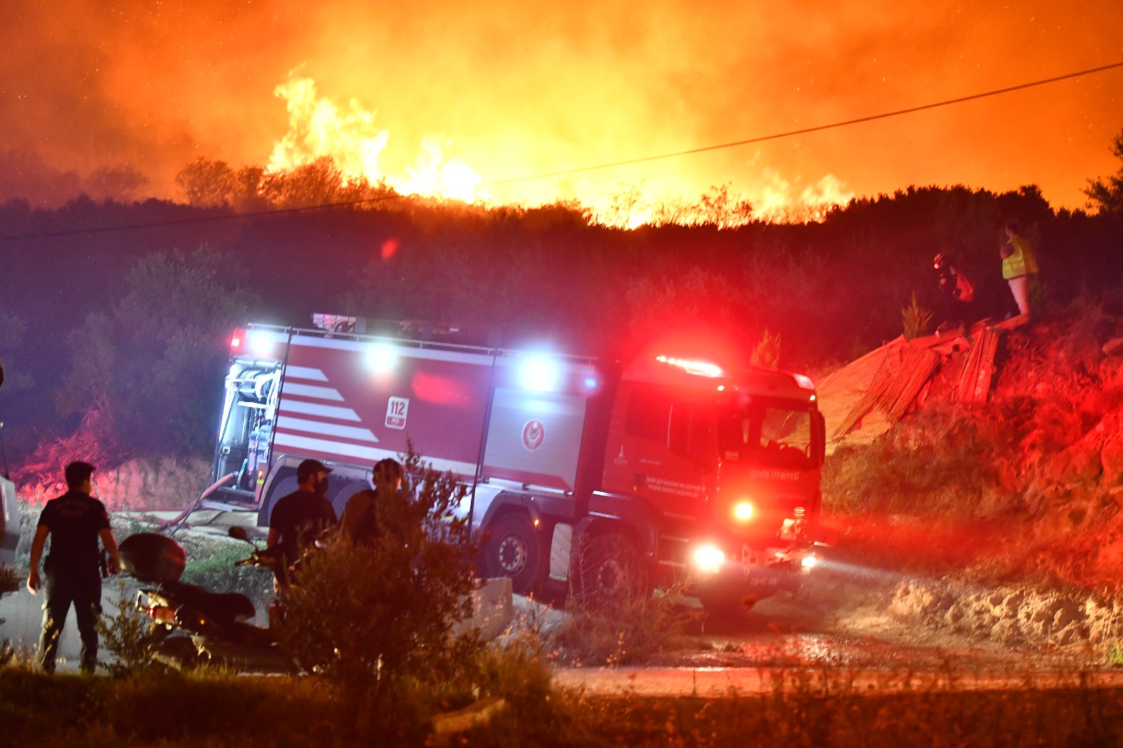 Seferihisar Mersin Alanı Mahallesi'ne itfaiyeden koruma kalkanı 1