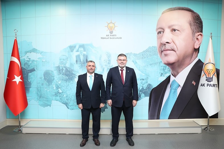 AK Parti İzmir'de 6 İlçe İçin Yeni Başkanlar Belli Oldu: İşte İsim İsim Liste 1