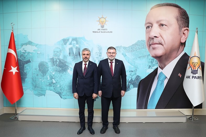 AK Parti İzmir'de 6 İlçe İçin Yeni Başkanlar Belli Oldu: İşte İsim İsim Liste 6