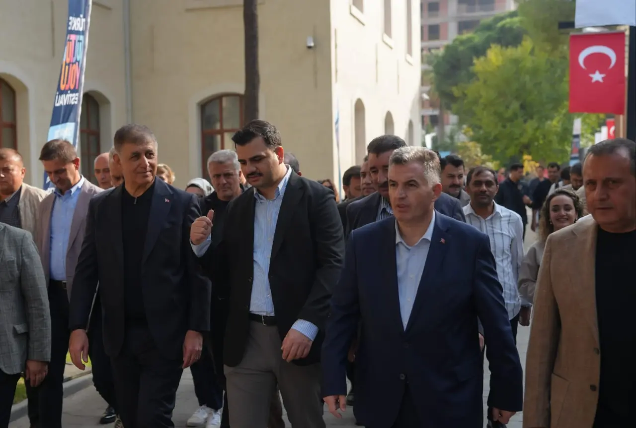 İnan: “İzmir Kültür Yolu Festivali, şehrimizin bütün dinamiklerinin sahiplendiği büyük bir kültür ve sanat buluşmasıdır” 5