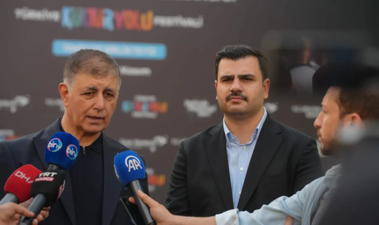 İnan: “İzmir Kültür Yolu Festivali, şehrimizin bütün dinamiklerinin sahiplendiği büyük bir kültür ve sanat buluşmasıdır” 1