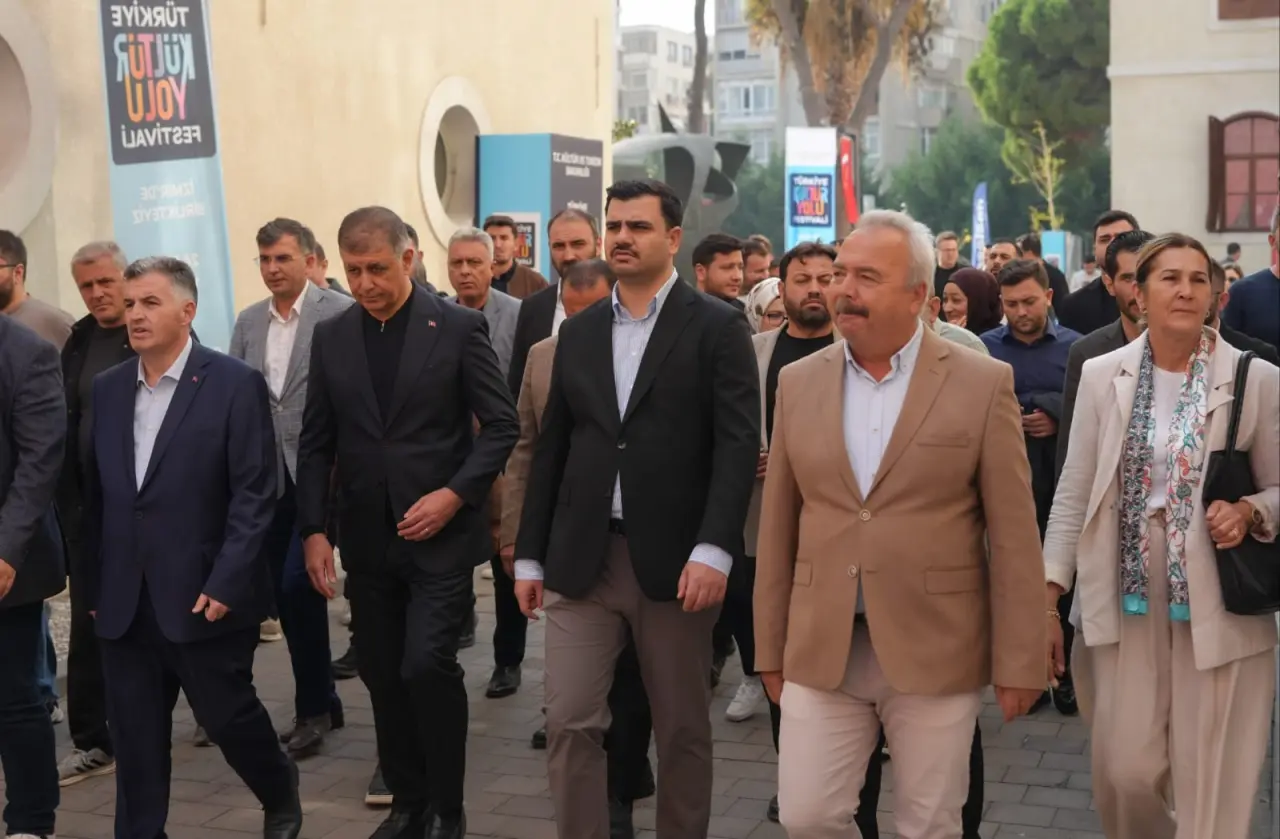 İnan: “İzmir Kültür Yolu Festivali, şehrimizin bütün dinamiklerinin sahiplendiği büyük bir kültür ve sanat buluşmasıdır” 7