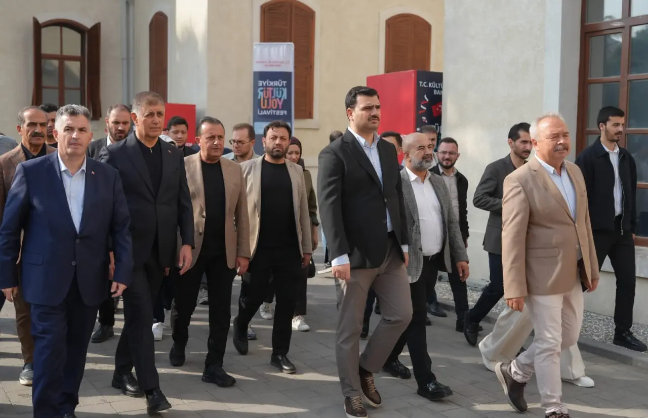 İnan: “İzmir Kültür Yolu Festivali, şehrimizin bütün dinamiklerinin sahiplendiği büyük bir kültür ve sanat buluşmasıdır” 6