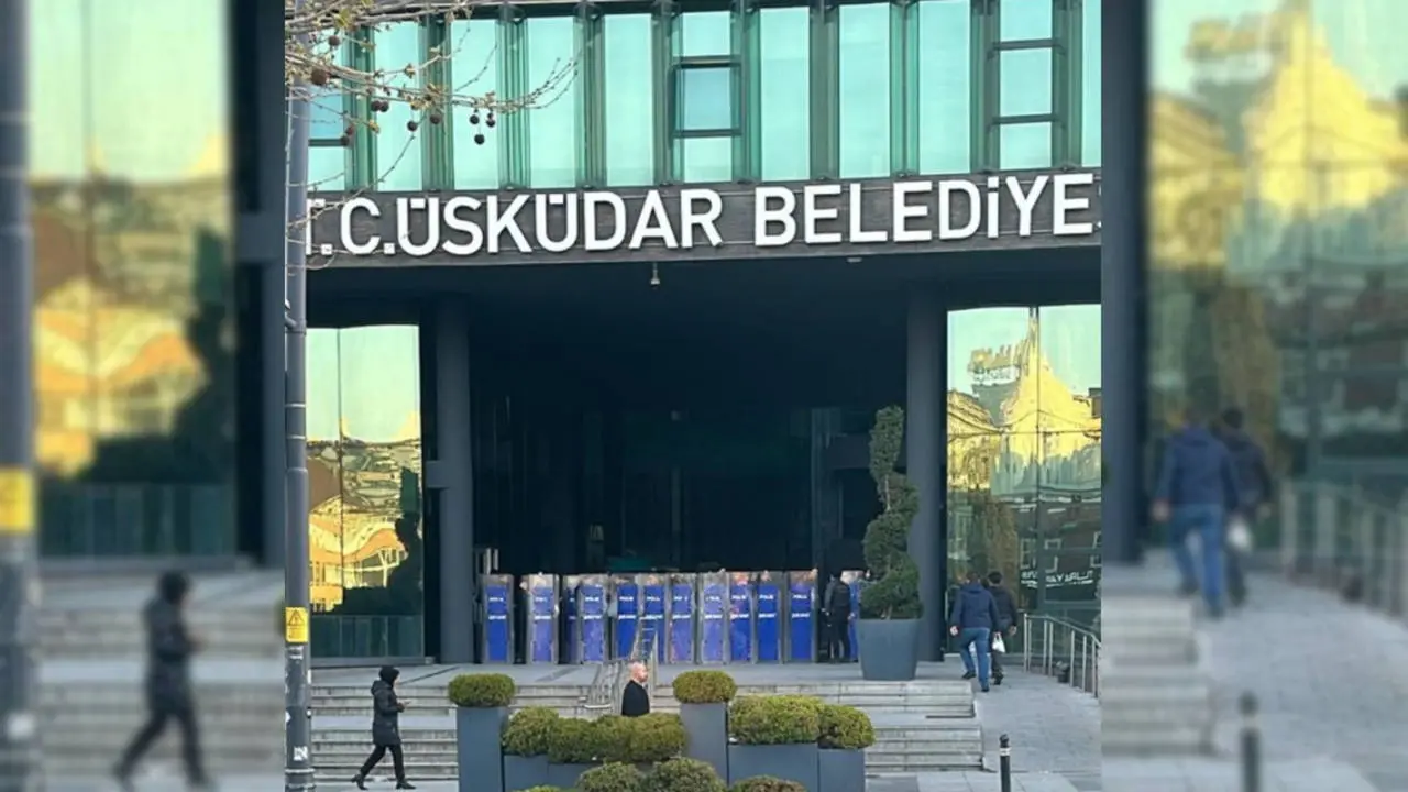 Son dakika... Üsküdar Belediyesi'ne operasyon: Çok sayıda gözaltı var!