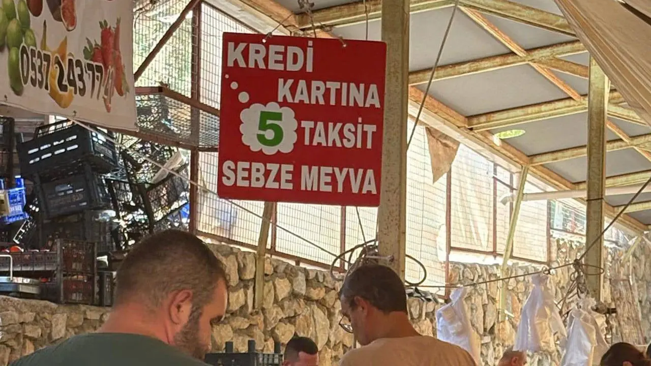 Türkiye uçuyor: Taksitle meyve sebze dönemi