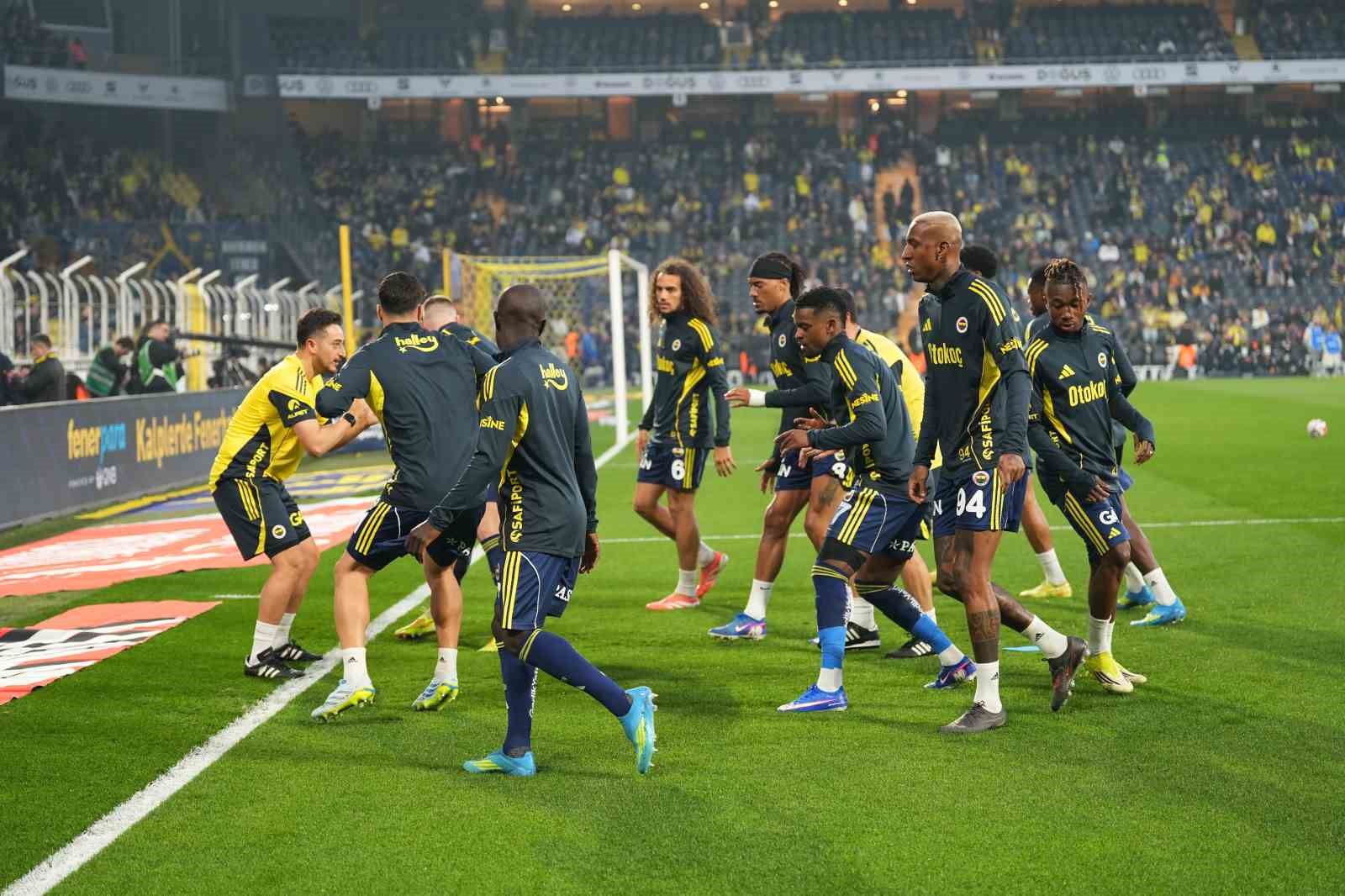 trendyol-super-lig-fenerbahce-0-besiktas-0-mac-devam-ediyor