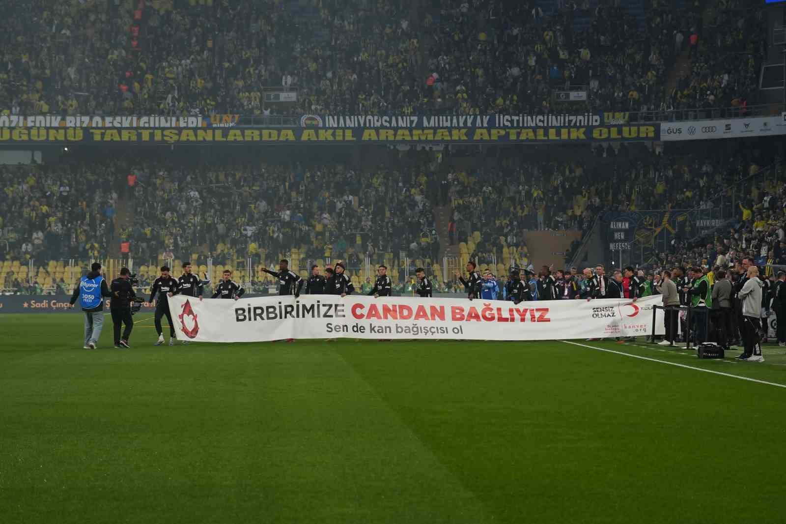 trendyol-super-lig-fenerbahce-0-besiktas-0-mac-devam-ediyor
