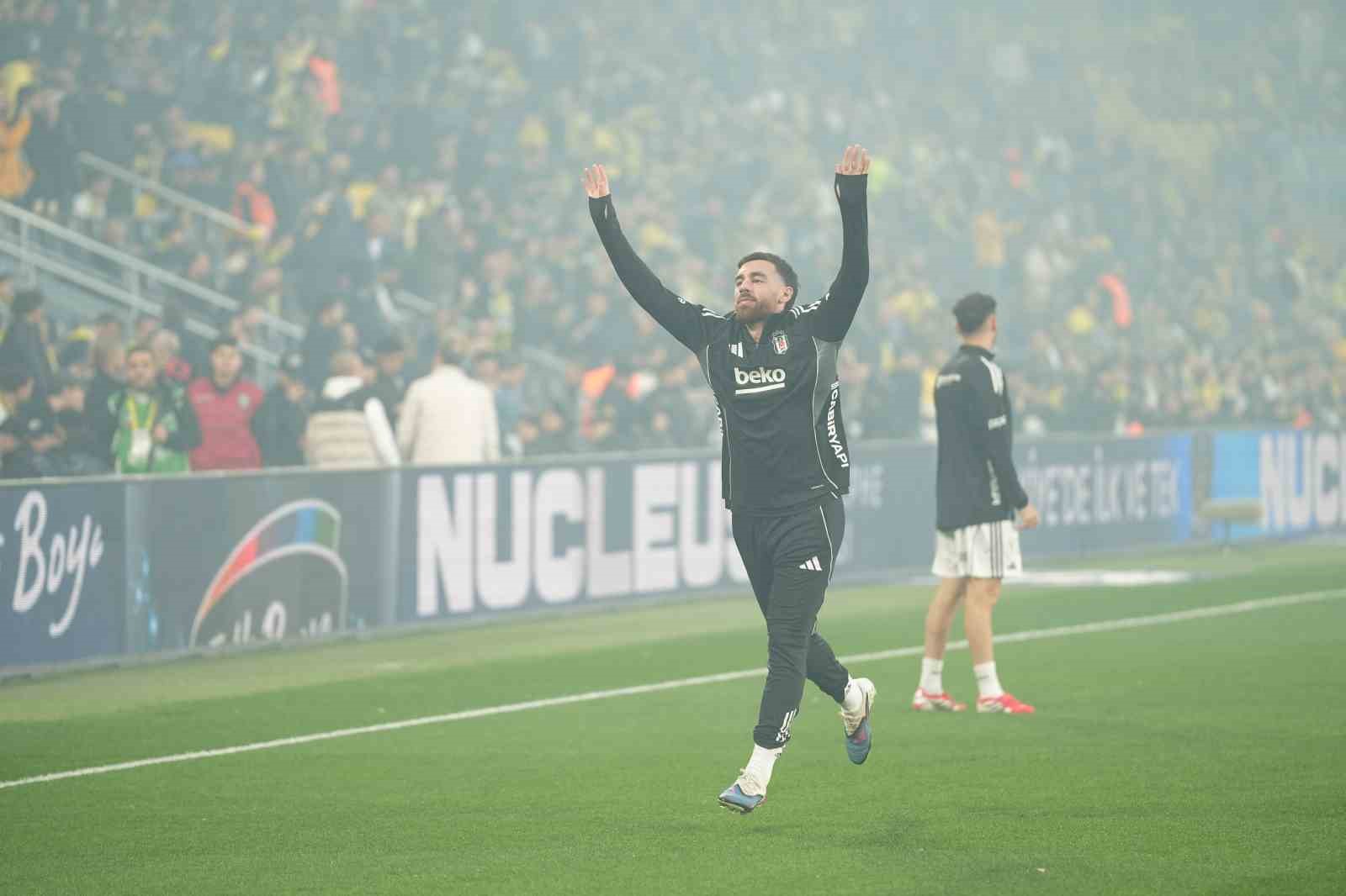 trendyol-super-lig-fenerbahce-0-besiktas-0-mac-devam-ediyor