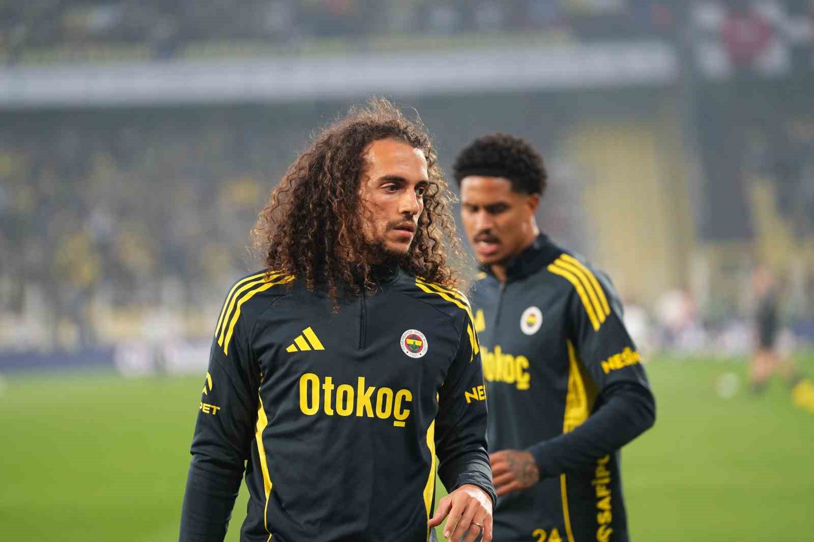 trendyol-super-lig-fenerbahce-0-besiktas-0-mac-devam-ediyor