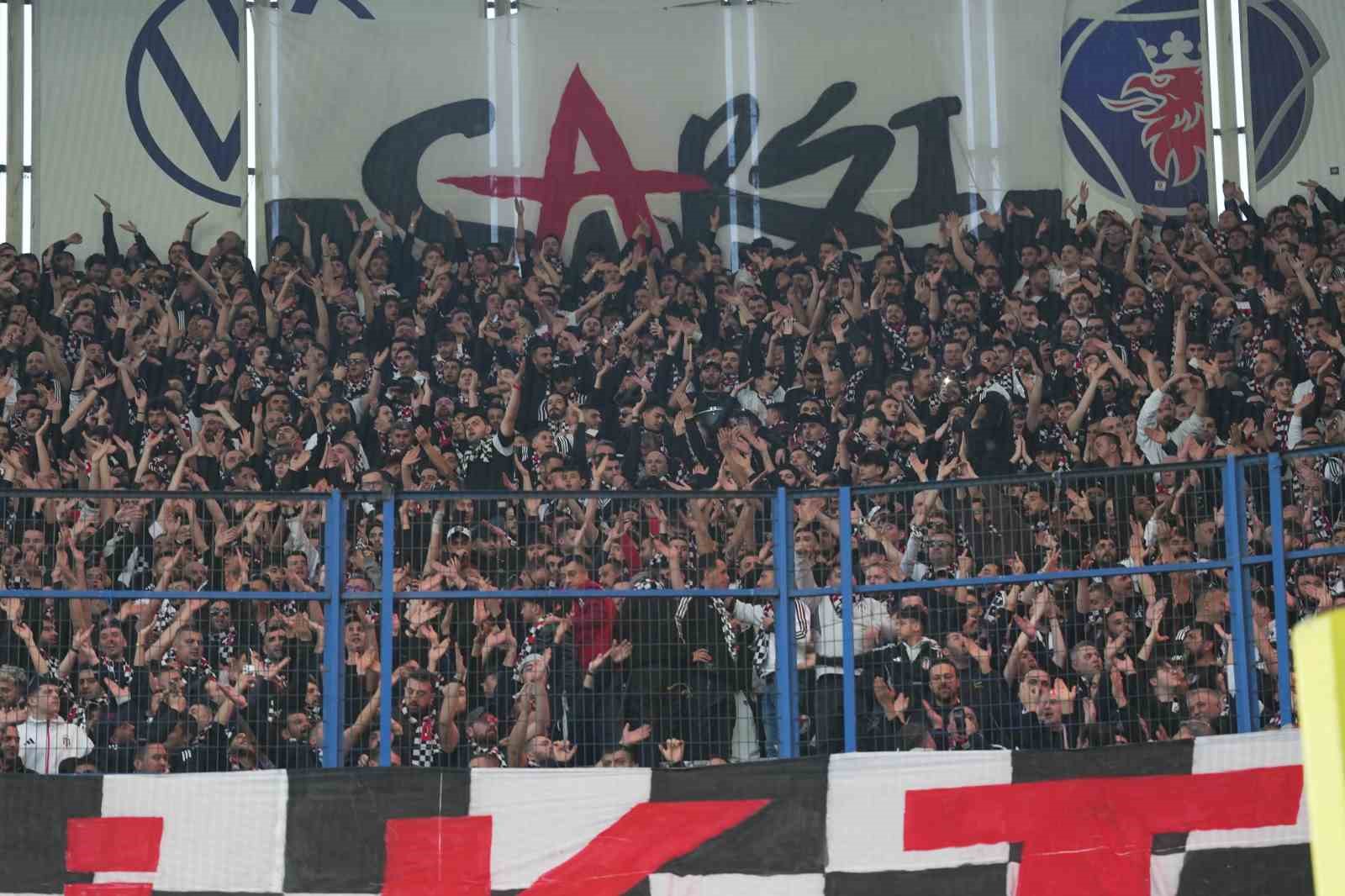 trendyol-super-lig-fenerbahce-0-besiktas-0-mac-devam-ediyor