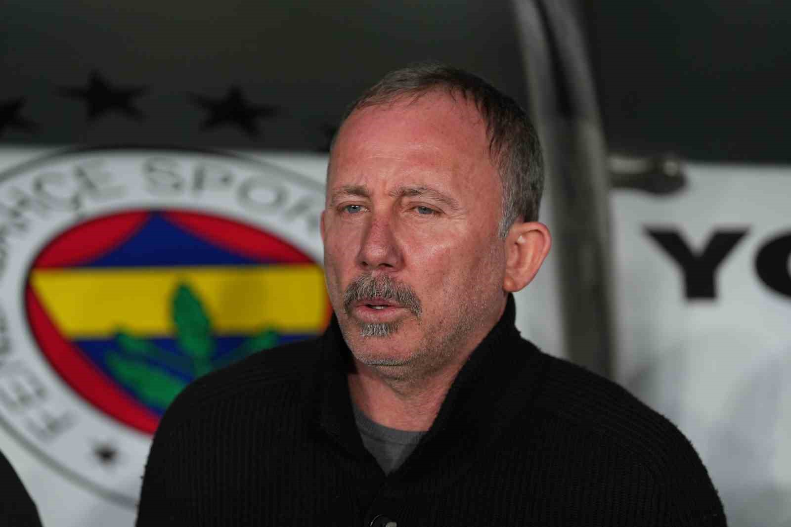 trendyol-super-lig-fenerbahce-0-besiktas-0-mac-devam-ediyor
