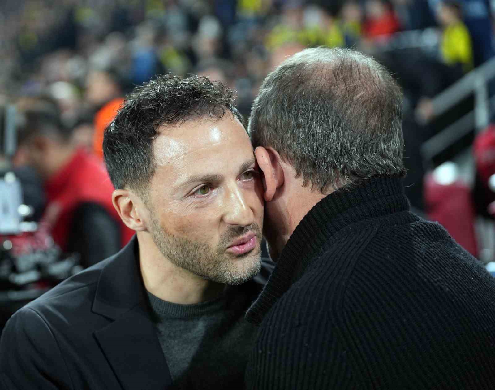 trendyol-super-lig-fenerbahce-0-besiktas-0-mac-devam-ediyor