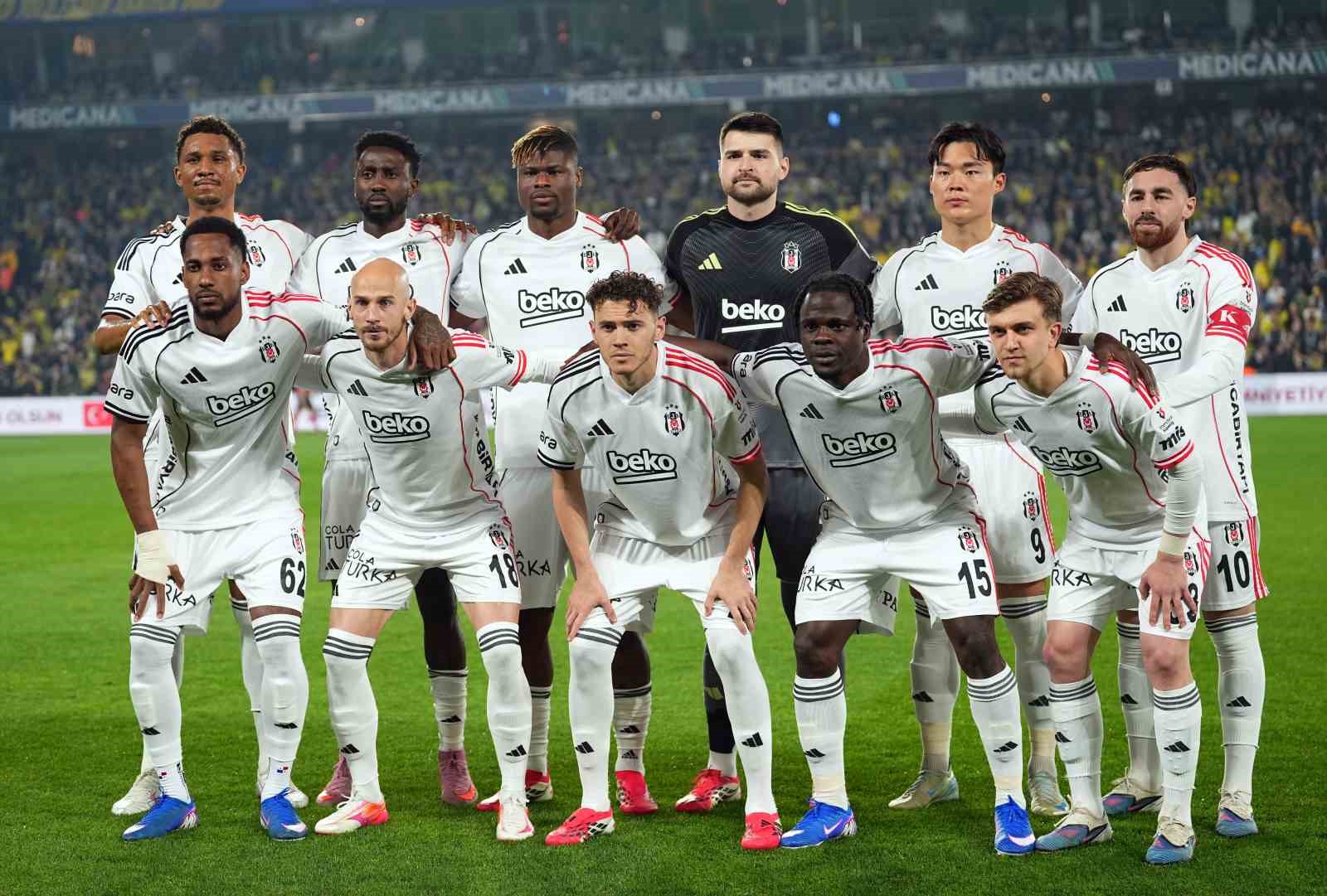 trendyol-super-lig-fenerbahce-0-besiktas-0-mac-devam-ediyor