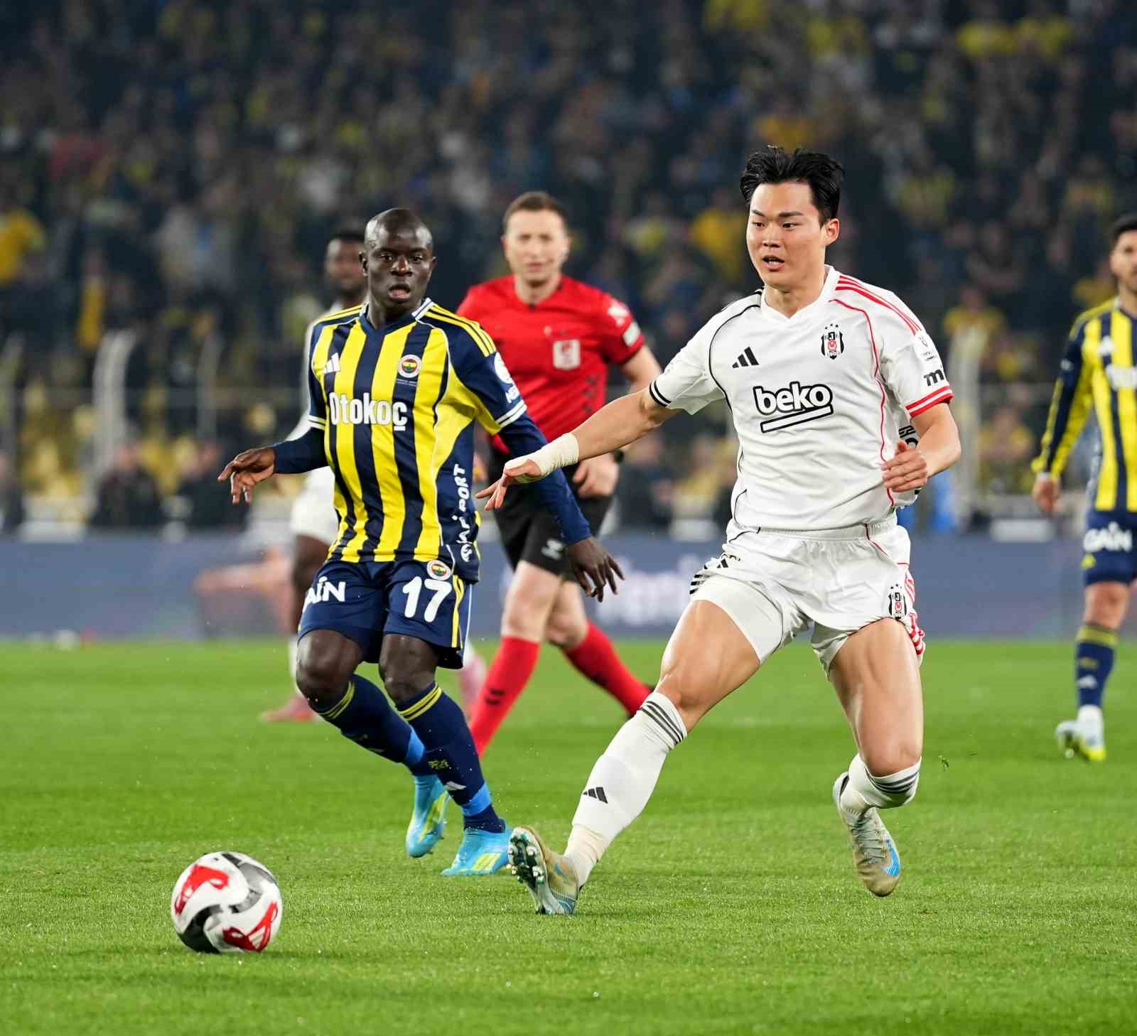trendyol-super-lig-fenerbahce-0-besiktas-0-mac-devam-ediyor