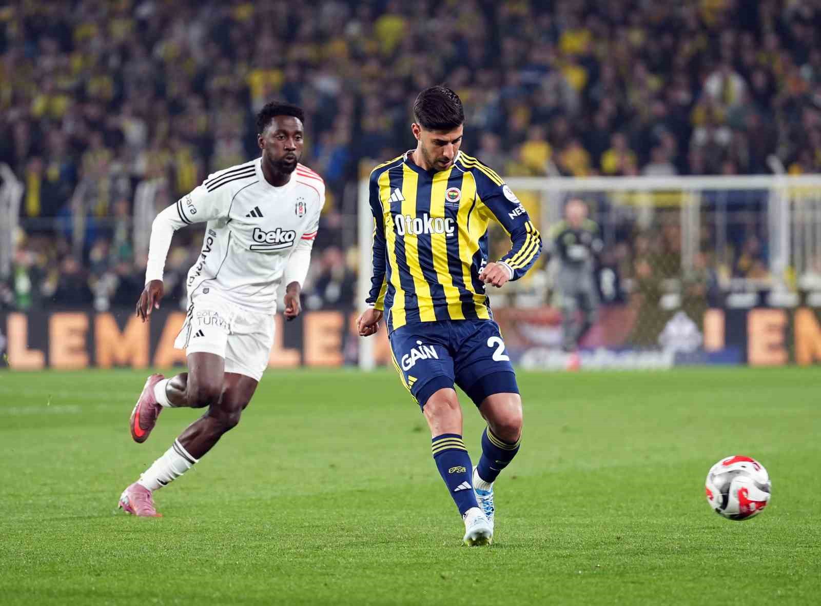 trendyol-super-lig-fenerbahce-0-besiktas-0-mac-devam-ediyor