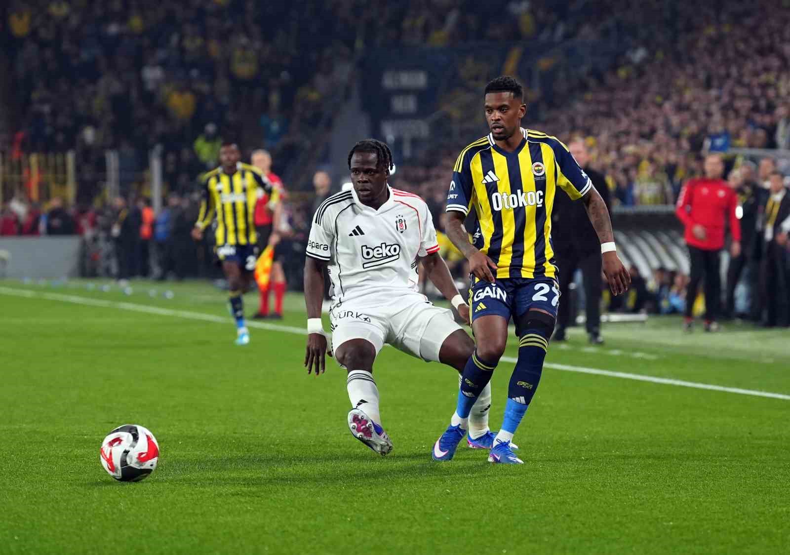 trendyol-super-lig-fenerbahce-0-besiktas-0-mac-devam-ediyor
