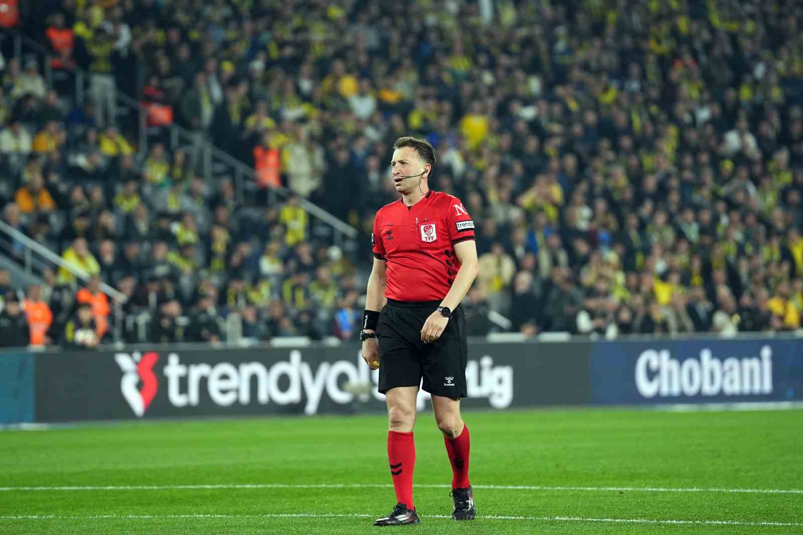 trendyol-super-lig-fenerbahce-0-besiktas-0-mac-devam-ediyor