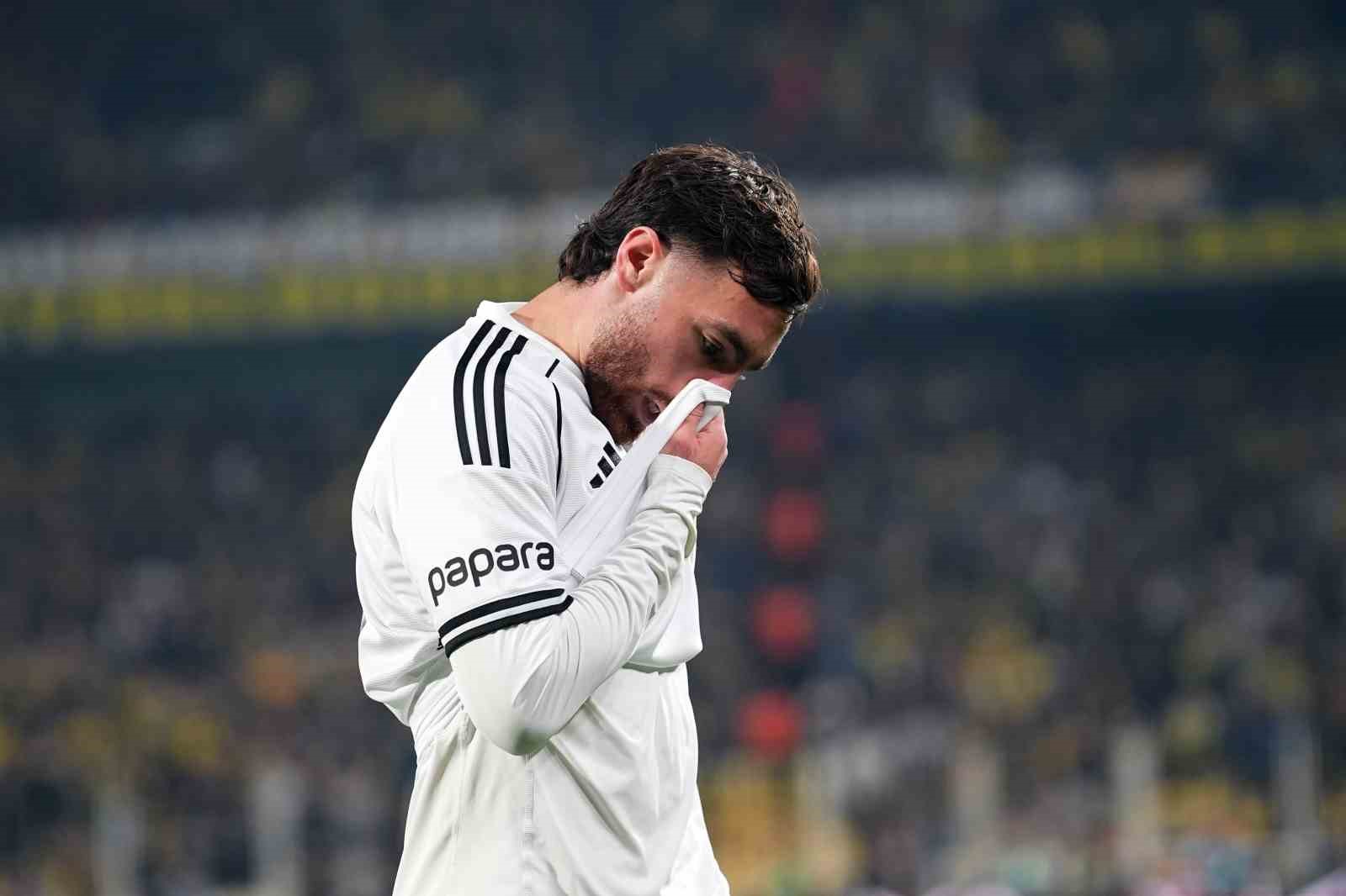 trendyol-super-lig-fenerbahce-0-besiktas-0-mac-devam-ediyor