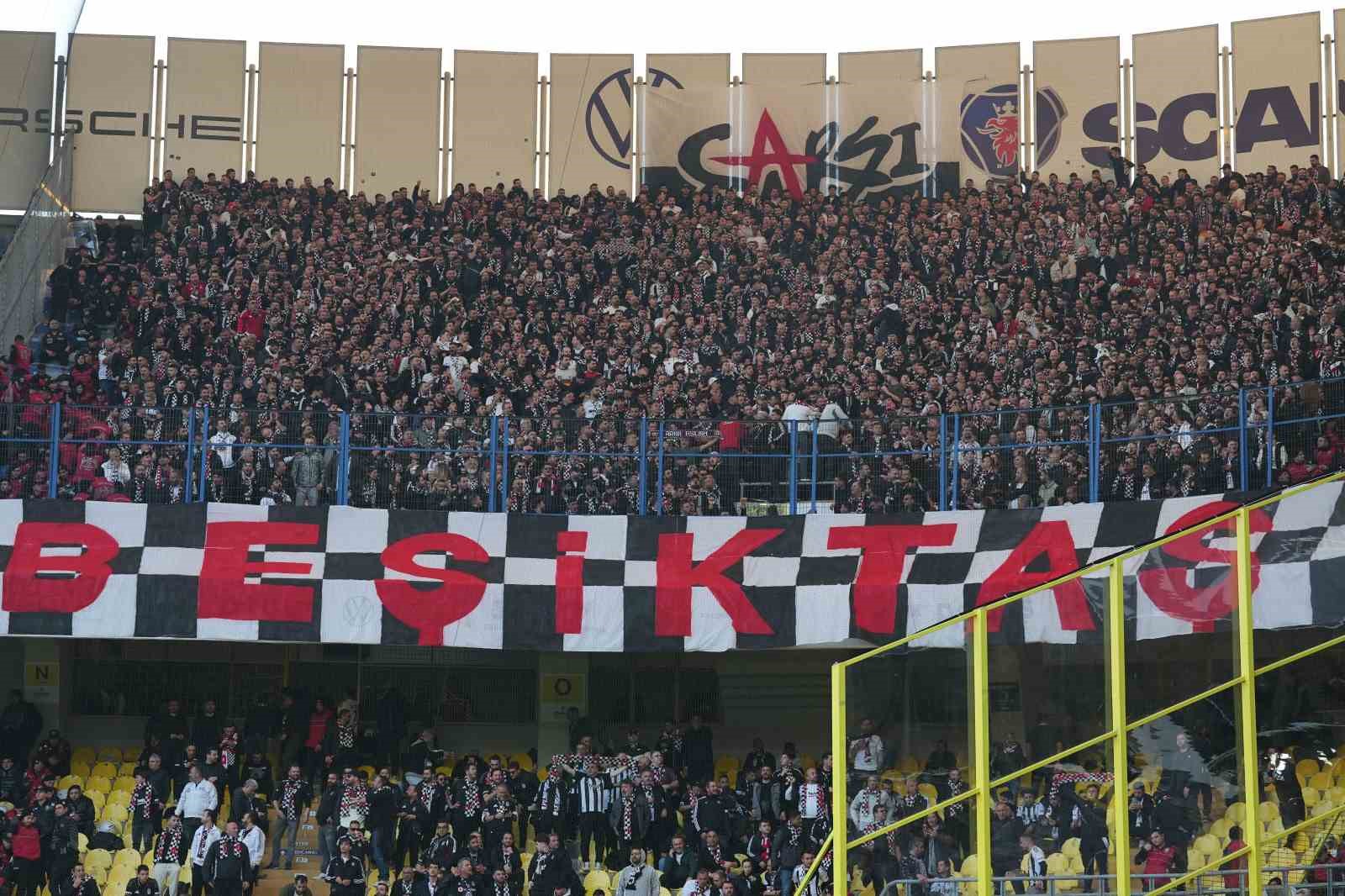 trendyol-super-lig-fenerbahce-0-besiktas-0-mac-devam-ediyor